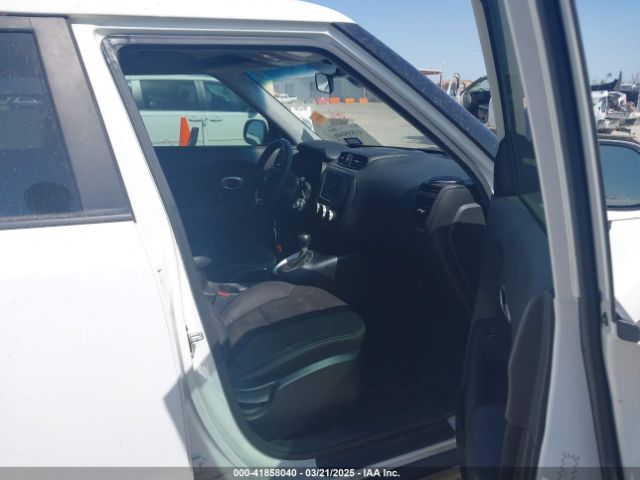 KNDJN2A25J7604458 KIA Soul