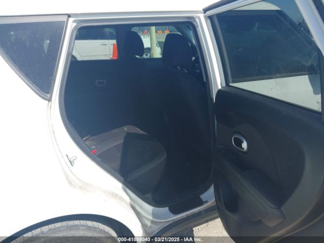 KNDJN2A25J7604458 KIA Soul