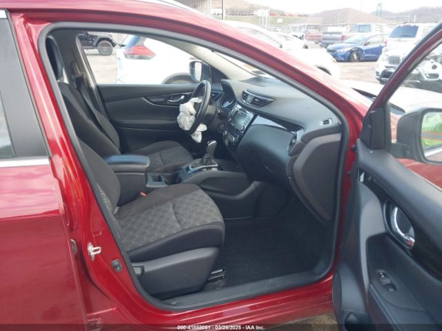 JN1BJ1CR9KW332561 Nissan Rogue Sport Sv