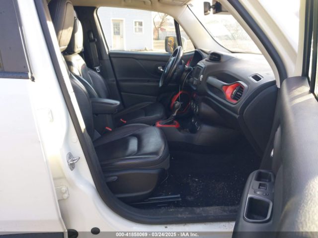 ZACCJBCBXHPG50494 Jeep Renegade Trailhawk 4x4
