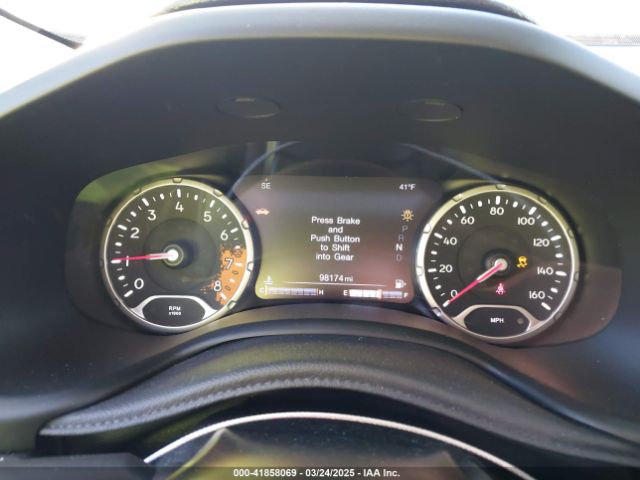 ZACCJBCBXHPG50494 Jeep Renegade Trailhawk 4x4