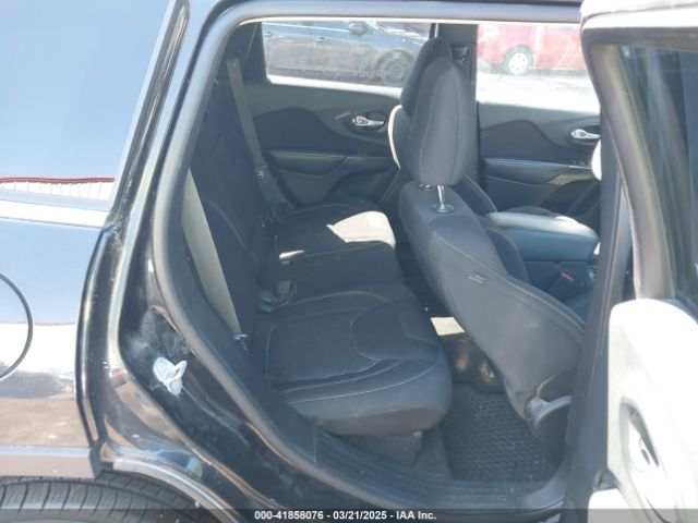 1C4PJMCB4FW655073 Jeep Cherokee Latitude