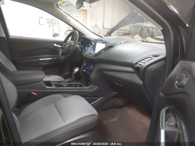 1FMCU9GD4KUA83731 Ford ESCAPE SE