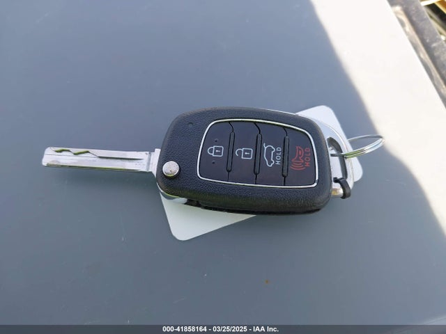 KM8J23A41HU535520 Hyundai TUCSON SE