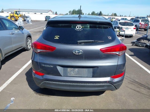 KM8J23A41HU535520 Hyundai TUCSON SE