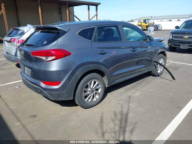 KM8J23A41HU535520 Hyundai TUCSON SE