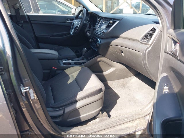KM8J23A41HU535520 Hyundai TUCSON SE