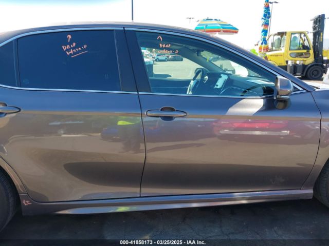 4T1G11AK1RU863084 Toyota CAMRY SE