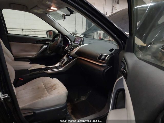 JA4AT5AA9JZ038799 Mitsubishi Eclipse Cross Se