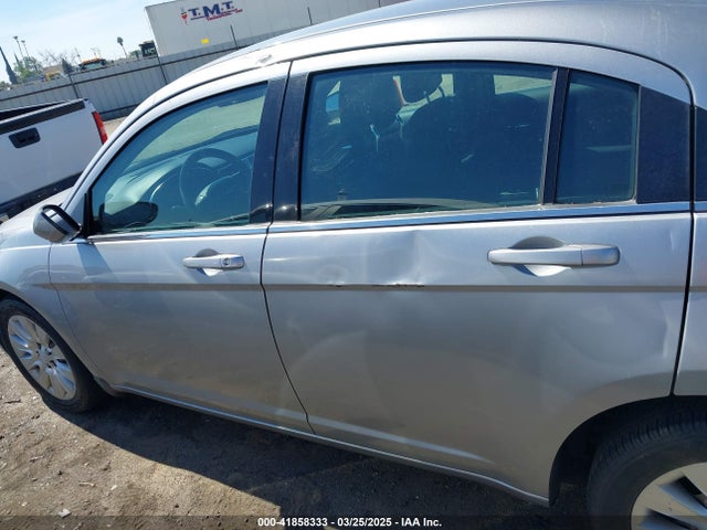 1C3CCBAB3EN231263 Chrysler 200 LX