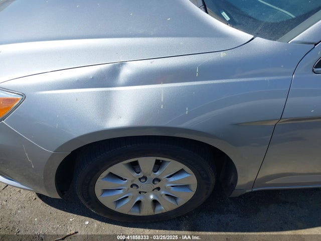 1C3CCBAB3EN231263 Chrysler 200 LX