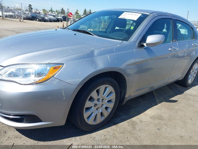1C3CCBAB3EN231263 Chrysler 200 LX
