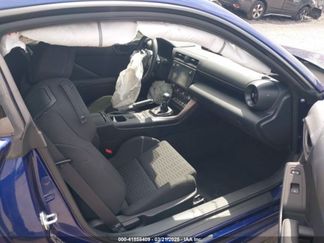 2023 TOYOTA GR86 JF1ZNBC17P8756368 Photo 4
