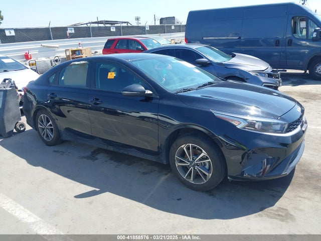 3KPF24AD8PE512846 KIA Forte Lxs