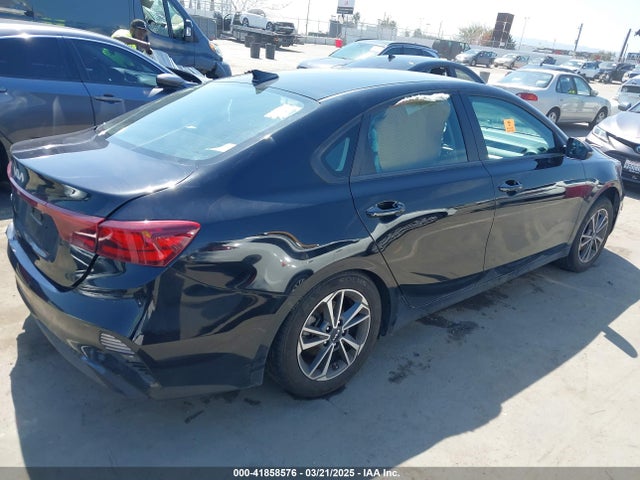 3KPF24AD8PE512846 KIA Forte Lxs