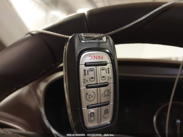 2017 CHRYSLER PACIFICA 2C4RC1EG1HR585442 Photo 10