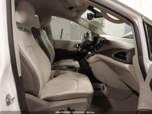 2017 CHRYSLER PACIFICA 2C4RC1EG1HR585442 Photo 4