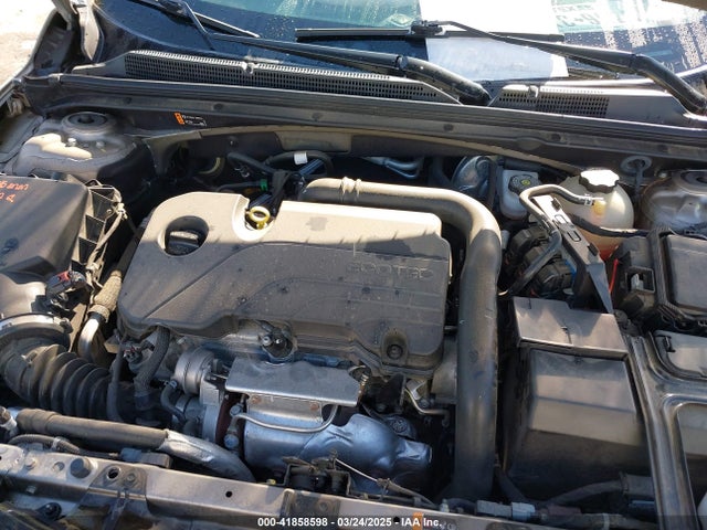 1G1ZD5ST4NF178104 Chevrolet Malibu Fwd Lt