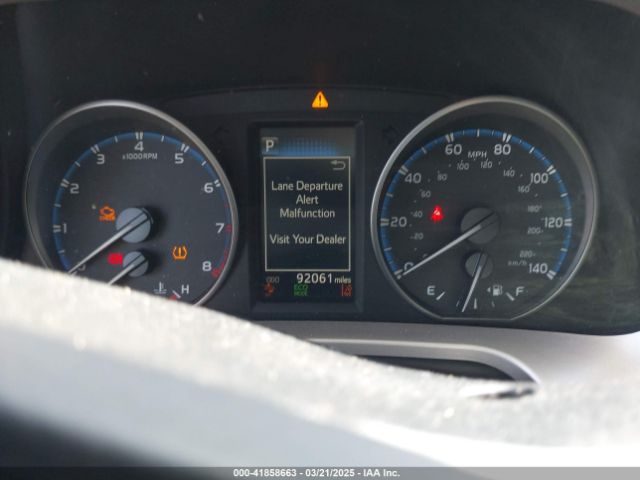 JTMZFREV0JJ161653 Toyota RAV4 LE