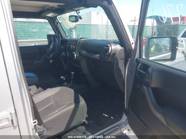 1C4BJWDGXHL557654 Jeep Wrangler Unlimited Sport