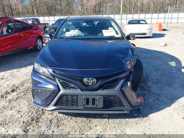 4T1G11AK4NU686704 Toyota CAMRY SE