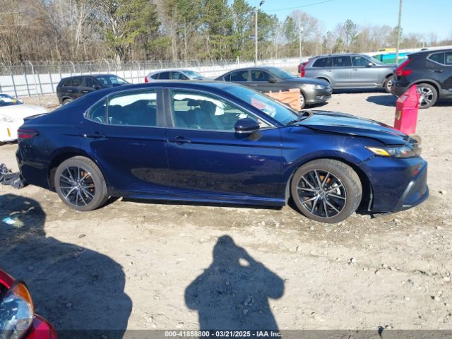 4T1G11AK4NU686704 Toyota CAMRY SE
