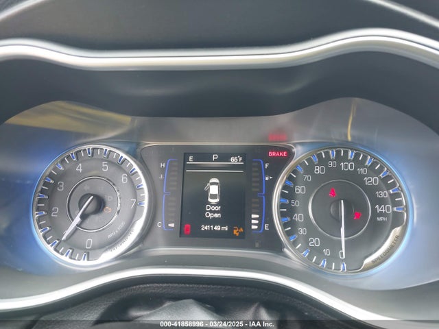 Chrysler 200 Limited 2015 1C3CCCABXFN679278 Image 7