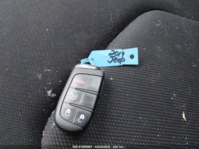 ZACNJBAB7LPK90621 Jeep Renegade Upland 4x4