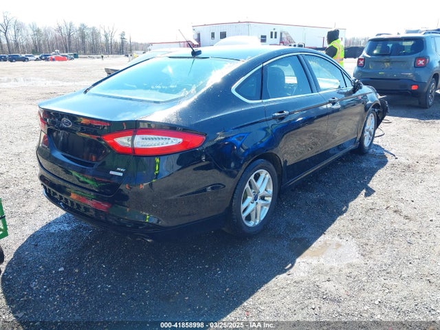 1FA6P0HD8G5105353 Ford FUSION SE