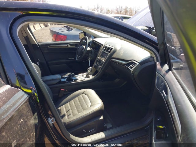 1FA6P0HD8G5105353 Ford FUSION SE