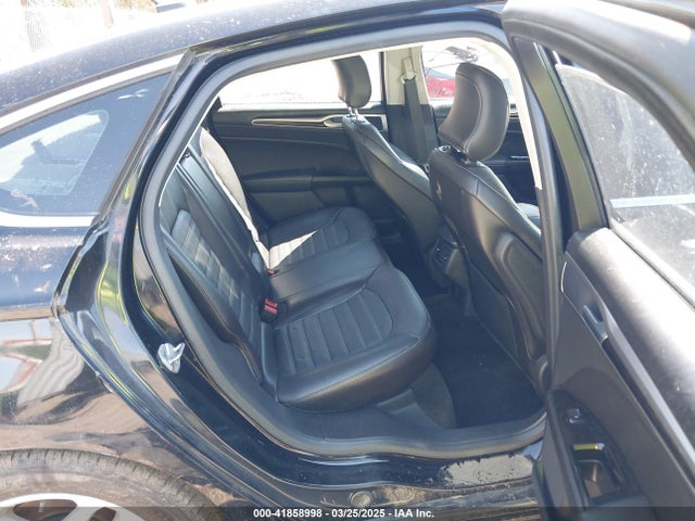 1FA6P0HD8G5105353 Ford FUSION SE