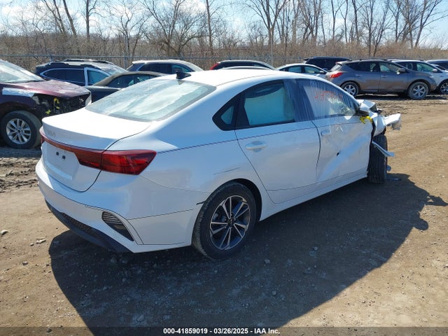 3KPF24AD6PE509962 KIA Forte Lxs