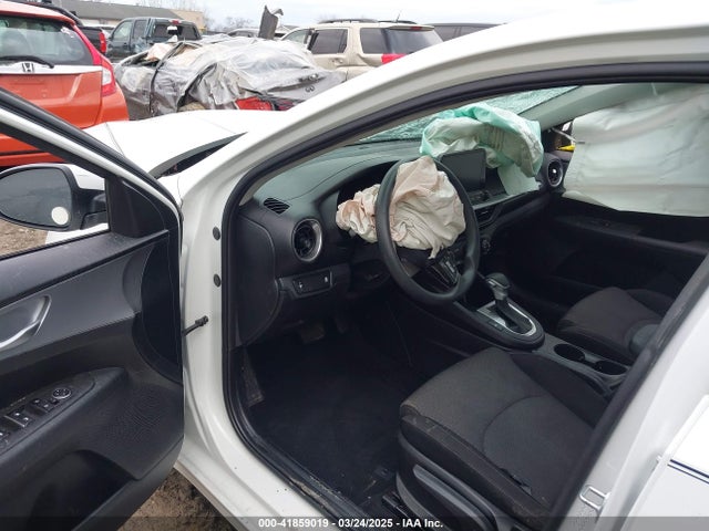 3KPF24AD6PE509962 KIA Forte Lxs