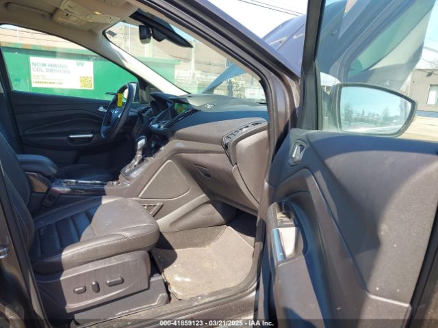 1FMCU9JX5GUA65412 Ford Escape Titanium