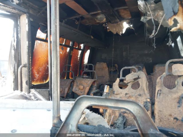 2003 FORD E-350 CUTAWAY 1FDWE35L53HA62589 Photo 6
