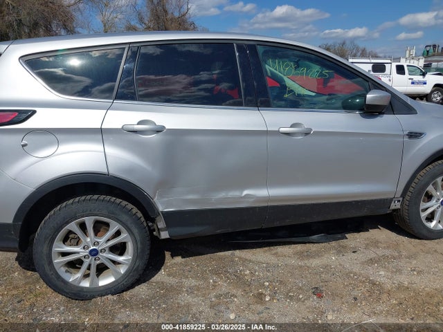 1FMCU9G90HUB58445 Ford ESCAPE SE