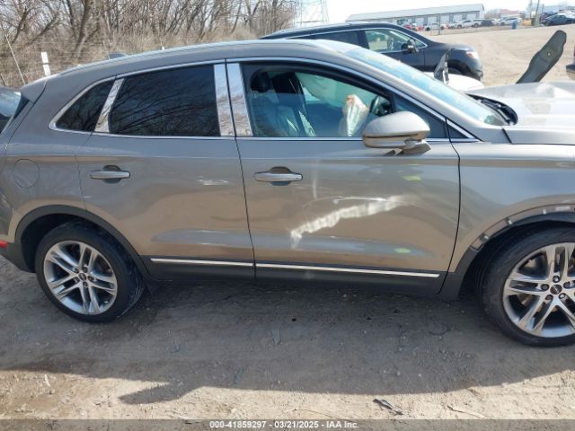 5LMCJ3D92HUL08269 Lincoln Mkc Reserve