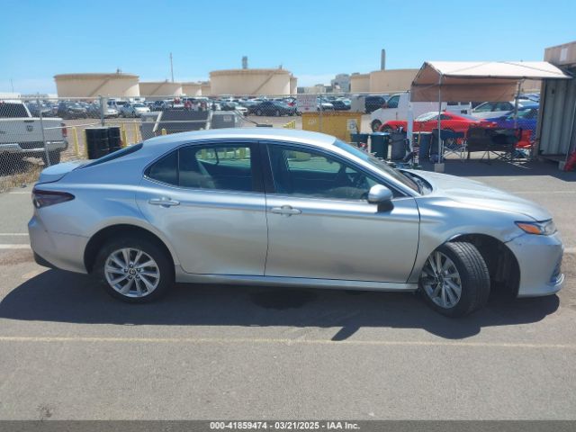 4T1C11AK3NU638299 Toyota CAMRY LE