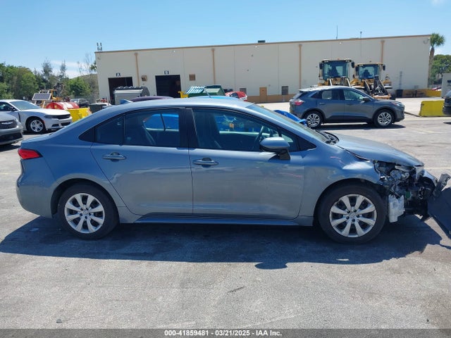 Toyota COROLLA LE 2022 5YFEPMAEXNP342314 Image 13