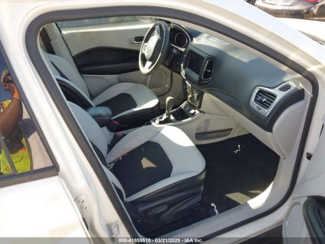 3C4NJCBB7KT755879 Jeep Compass Sun And Wheel Fwd