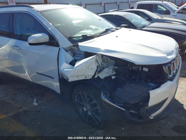 3C4NJCBB7KT755879 Jeep Compass Sun And Wheel Fwd