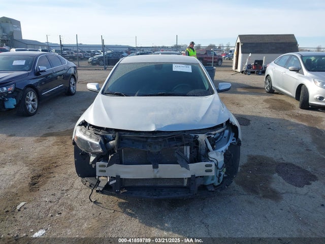 1G1ZD5ST8JF200017 Chevrolet MALIBU LT