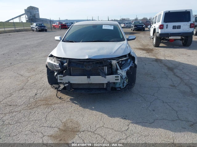 1G1ZD5ST8JF200017 Chevrolet MALIBU LT
