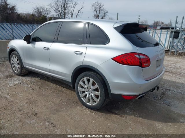 2012 PORSCHE CAYENNE WP1AA2A20CLA08498 Photo 2