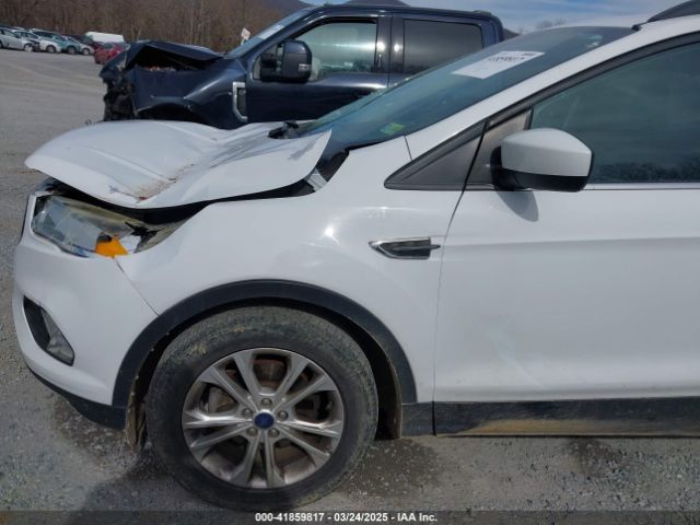 1FMCU0GD3JUA76053 Ford ESCAPE SE