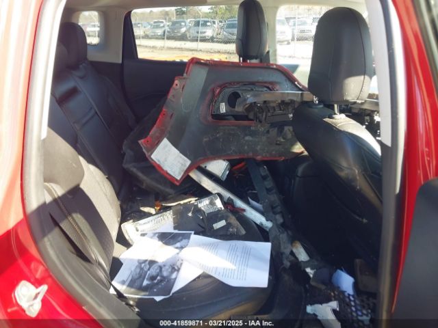 3C4NJCBB0JT471301 Jeep Compass Latitude Fwd