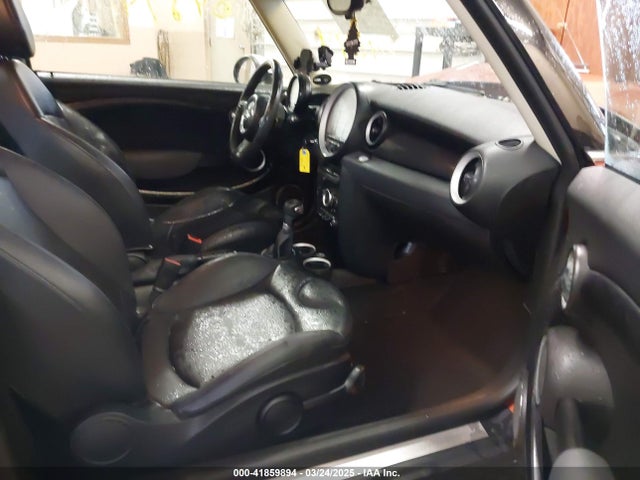 2011 MINI COOPER S WMWSV3C52BTY13177 Photo 4