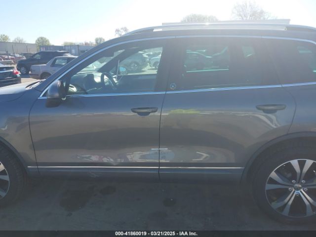 WVGRF7BP1HD004308 Volkswagen Touareg V6 Wolfsburg Edition