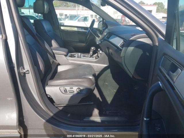 WVGRF7BP1HD004308 Volkswagen Touareg V6 Wolfsburg Edition