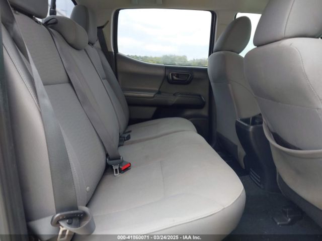 5TFAX5GN7HX093195 Toyota Tacoma Sr